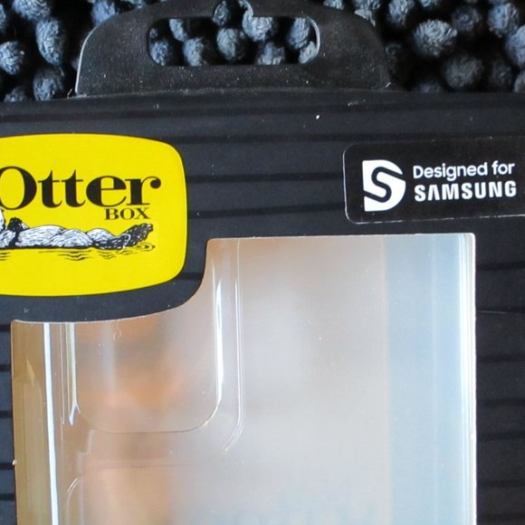 New in Retail Box OtterBox Symmetry Case for Samsung A51 5G Clear. - Picture 11 of 13